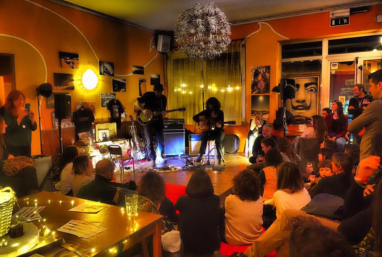 Sunflower Beach Backpacker Hostel & Bar Rimini Exterior photo
