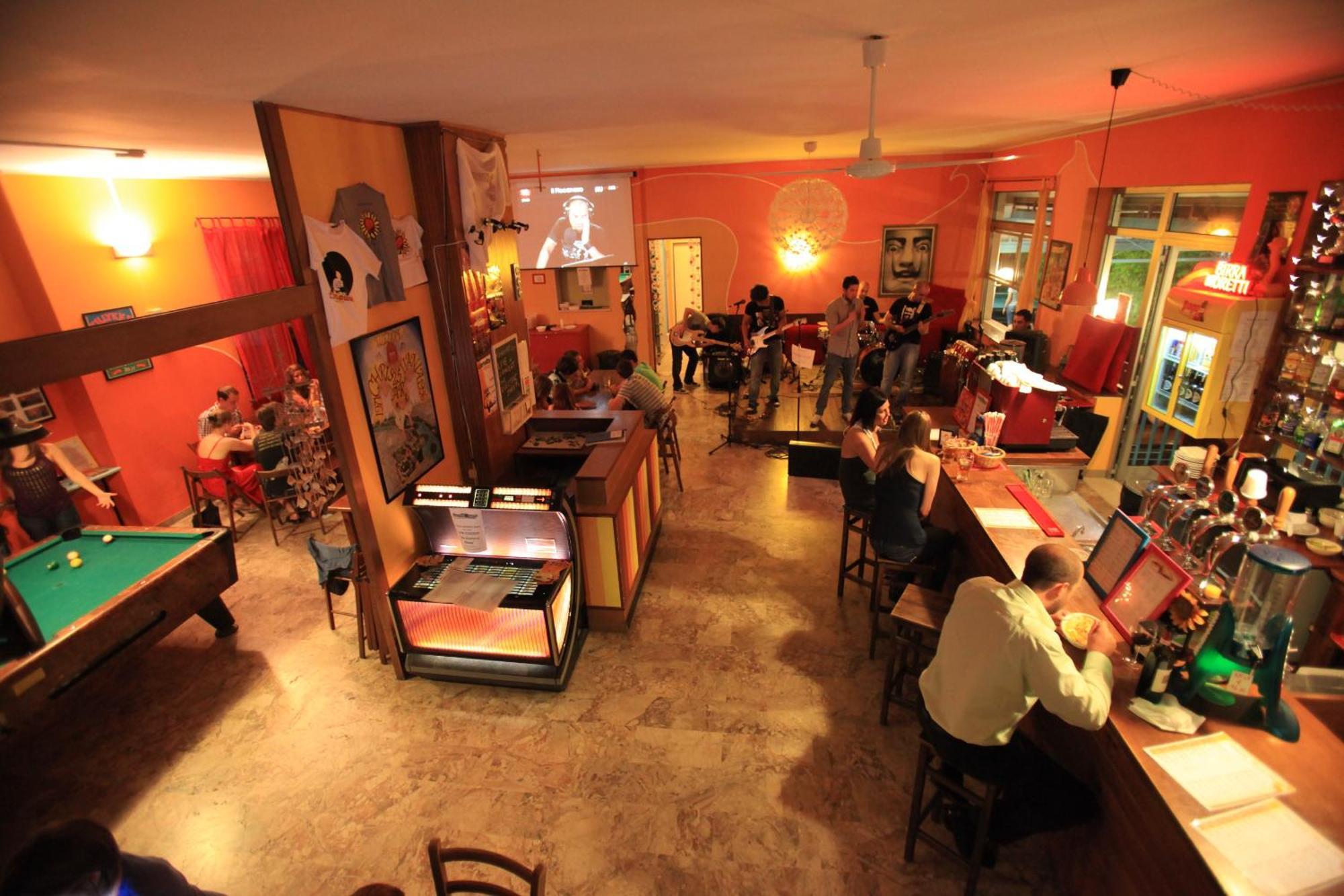 Sunflower Beach Backpacker Hostel & Bar Rimini Exterior photo