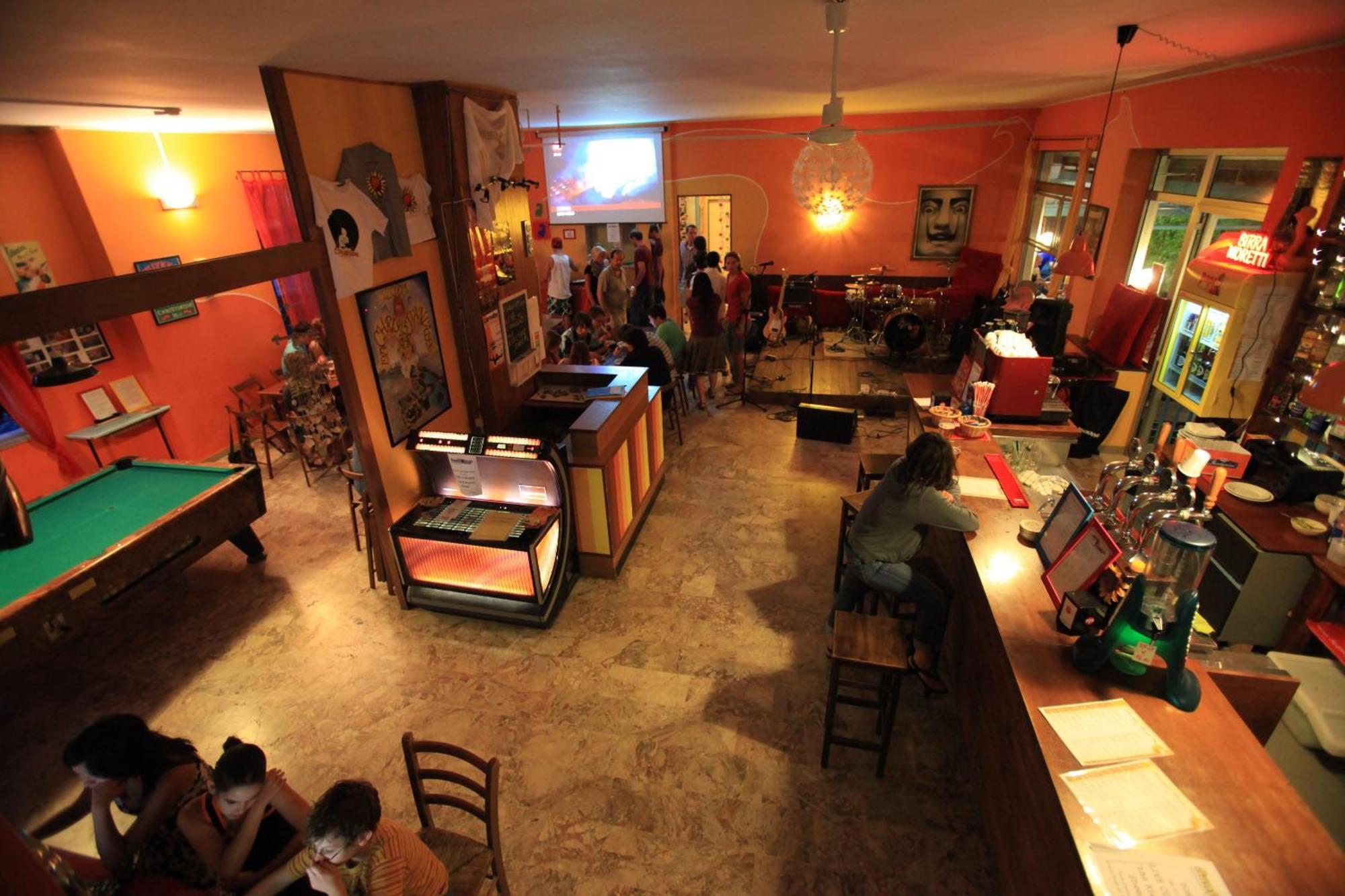 Sunflower Beach Backpacker Hostel & Bar Rimini Exterior photo