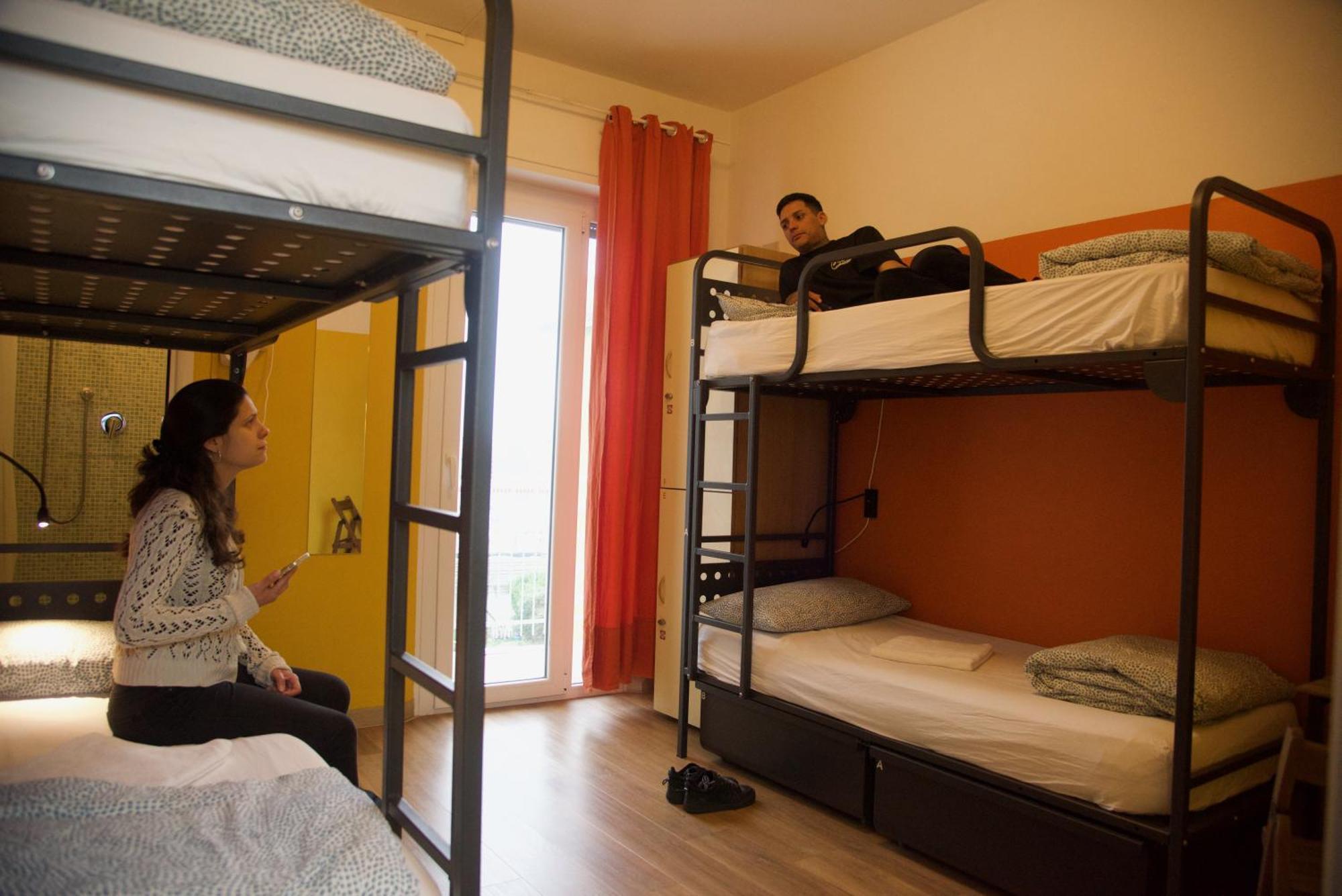 Sunflower Beach Backpacker Hostel & Bar Rimini Exterior photo