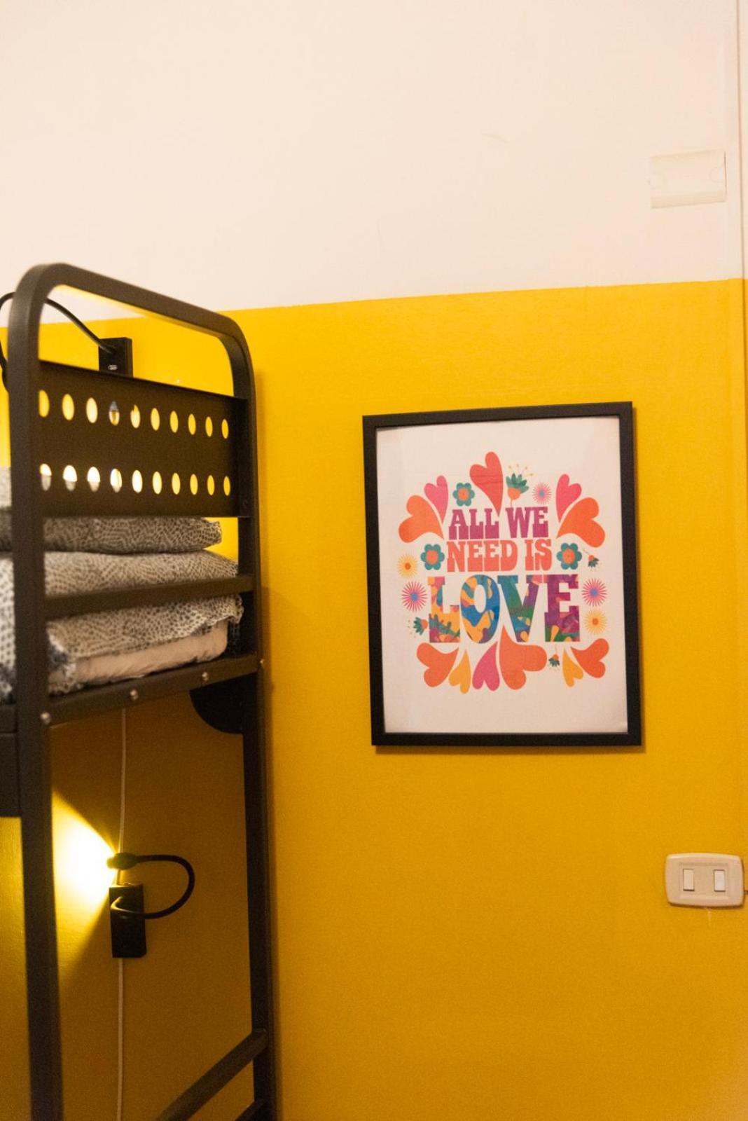 Sunflower Beach Backpacker Hostel & Bar Rimini Exterior photo