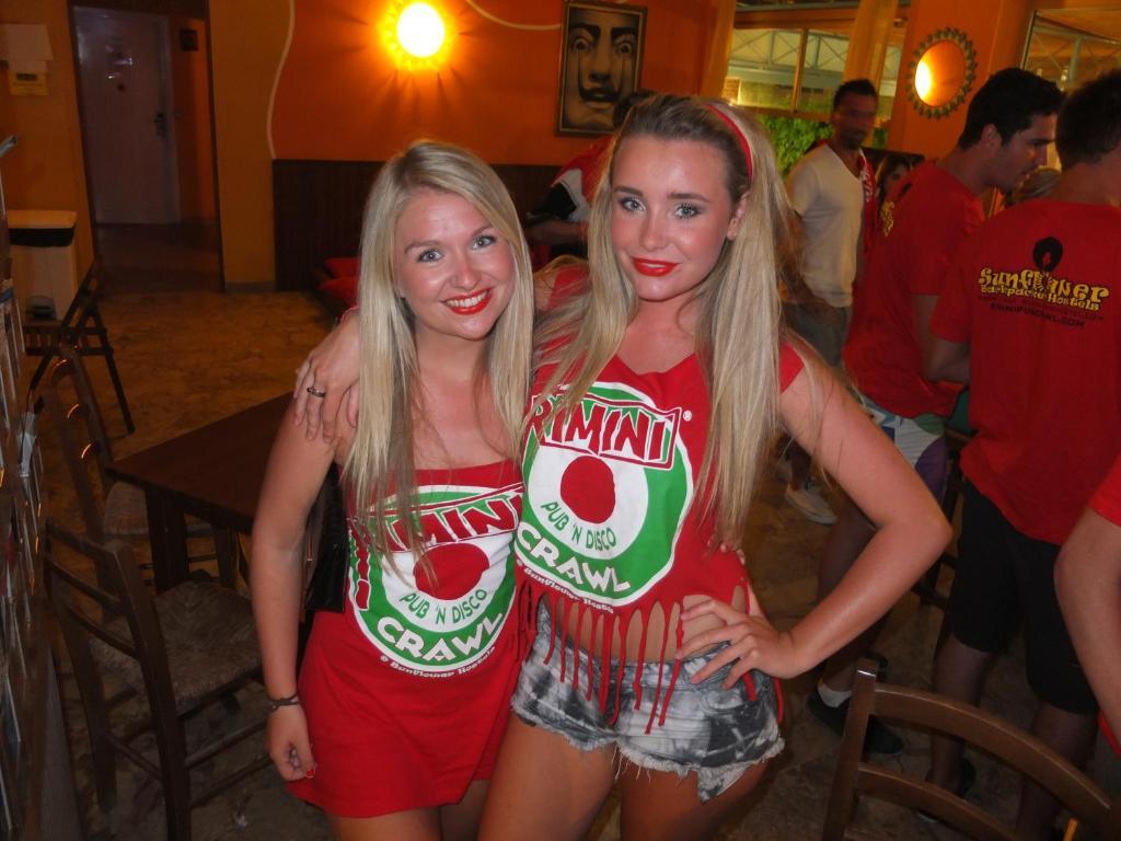 Sunflower Beach Backpacker Hostel & Bar Rimini Exterior photo