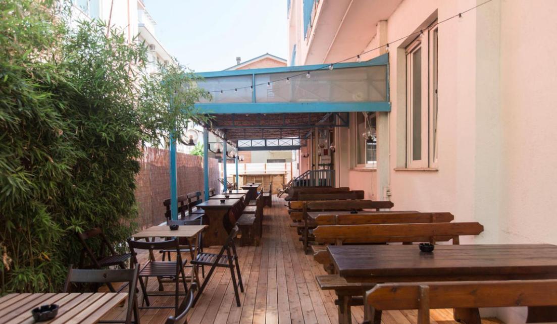 Sunflower Beach Backpacker Hostel & Bar Rimini Exterior photo